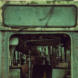 Echos einer steckengebliebenen Fahrt: Einblicke in eine stillgelegte Straßenbahn von Melvin Meijer