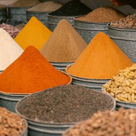 De kruidentorentjes op de Marokkaanse markt | Marokko | Reisfotografie van Marika Huisman fotografie