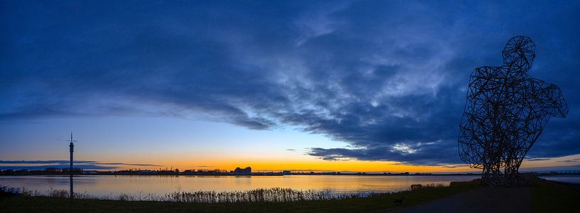 Zonsondergang boven Lelystad van Peter de Jong