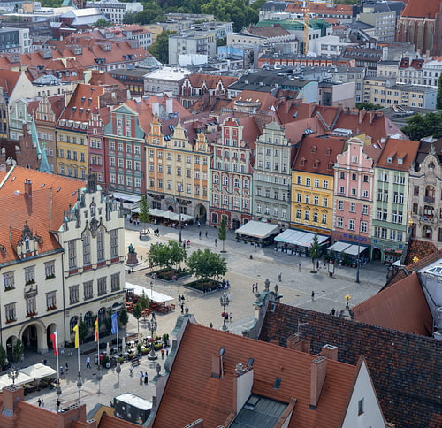 Wrocław – where colourful history, charming streets and picturesque bridges come together.
