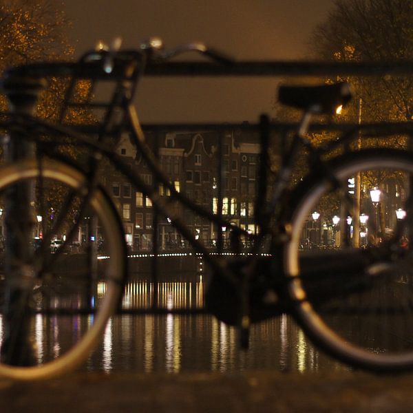 Amsterdam by night by Elise Croese