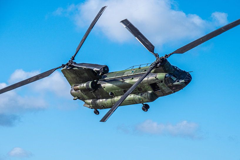Chinook helicopter by Vincent Bottema