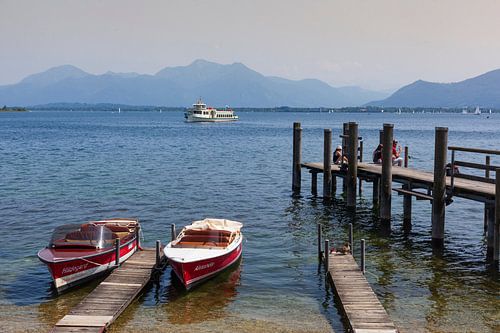 Bateaux avec embarcadère sur le lac Chiemsee