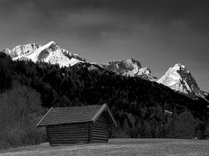 Blick früh morgens zur Alpspitze, Zugspitze und Waxenstein