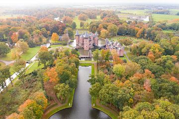 Castle the hair during autumn! by Peter Haastrecht, van