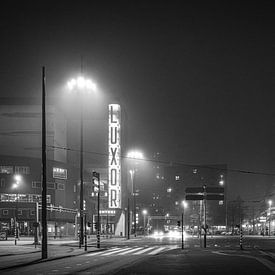 Citylife de la belle ville de Rotterdam avec le Louxor dans l'image. sur Mike Bot PhotographS