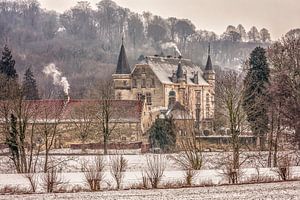Kasteel Schaloen in Oud-Valkenburg in winterse sfeeren von John Kreukniet