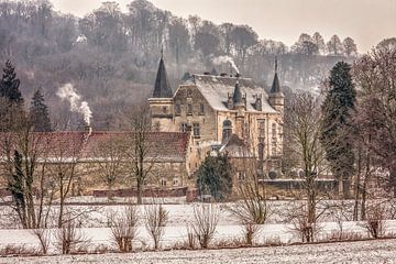 Kasteel Schaloen in Oud-Valkenburg in winterse sfeeren van John Kreukniet