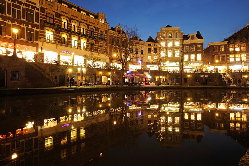 Oudegracht in Utrecht zwischen Bakkerbrug und Jansbrug von Donker Utrecht