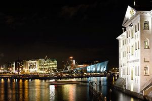 Avondbeeld van Oosterdok in Amsterdam van Wim Stolwerk