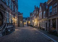 Hofstraat in Dordrecht tijdens het blauwe uur