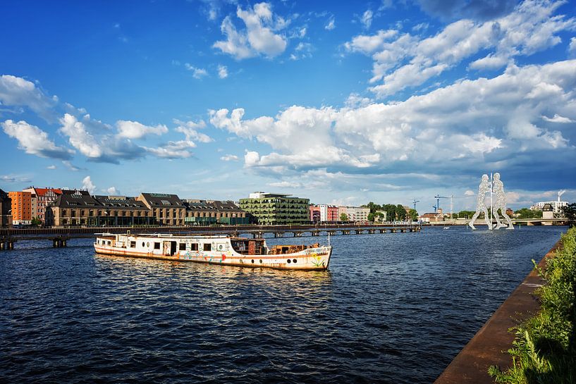 Berlin – Osthafen / Spree van Alexander Voss