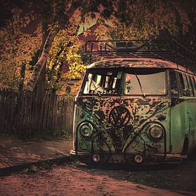 VW Bus by Piotr Aleksander Nowak