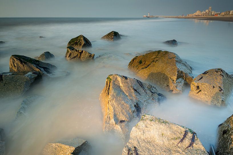 Het strand van Scheveningen - 4 van Damien Franscoise
