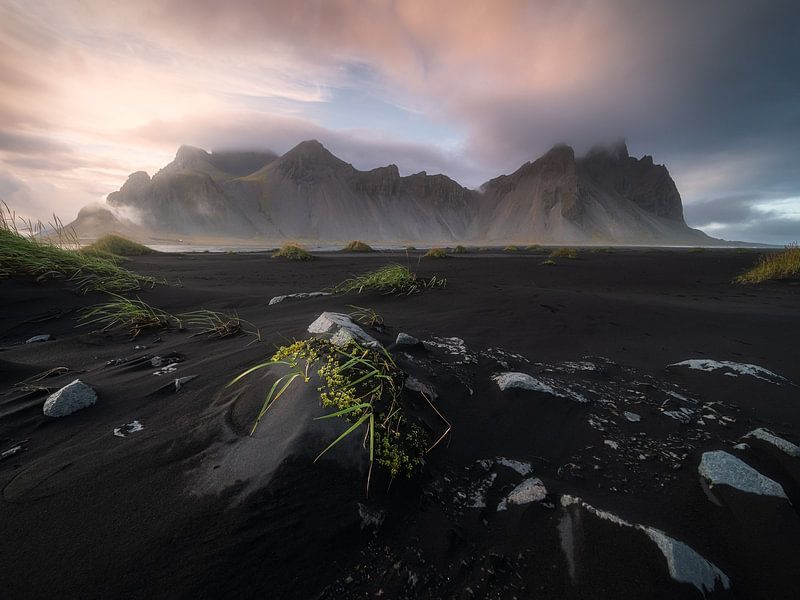 Vestrahorn Berg in IJsland van Robin Gooijers | Fotografie
