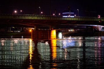 Venlo | Plan du soir des hautes eaux de la Meuse (pont ferroviaire) sur Jos Saris