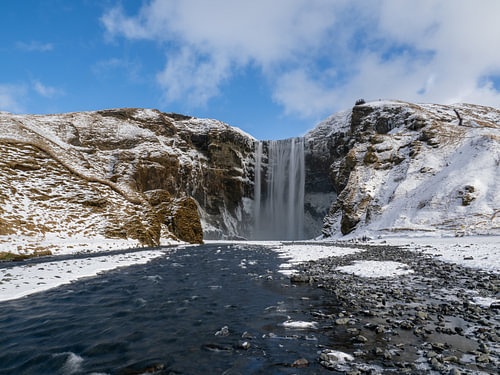 Skogafoss im Winter.