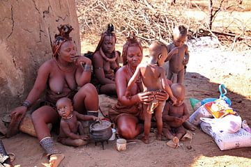 Himba's in Kamanjab van Henk Langerak