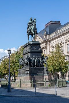 Berlijn - ruiterstandbeeld van Frederik de Grote