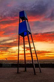 Wächter des Lichts – Sonnenuntergang über der Halde Großes Holz Bergkamen von Frank Heldt