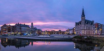 Zonsopgang Markt, Lokeren, België van Lemayee