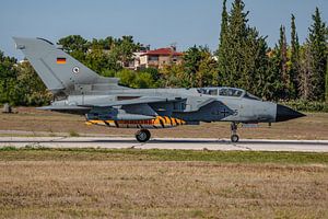 Ein deutscher Panavia Tornado ist in Tanagra gelandet.