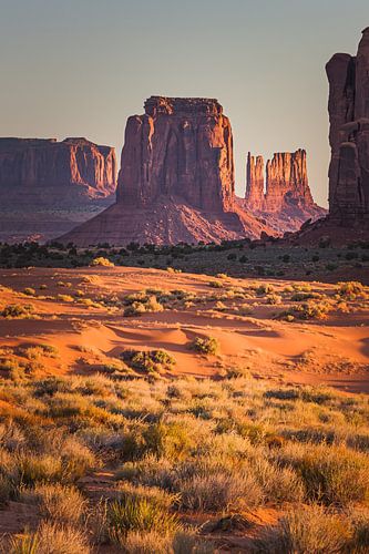 Sunrise in Monument Valley by Henk Meijer Photography