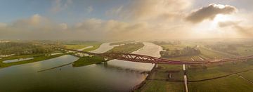 Hanzeboog treinbrug over de IJssel van bovenaf van Sjoerd van der Wal