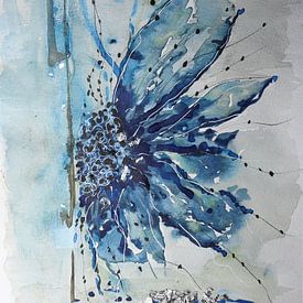 Eine gepflückte Blume in ihrer ganzen Schönheit zeigt ihr, wie vergänglich sie ist. von Ireen Bos