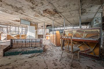 Lost Place - Chernobyl - Pripyat - Piano Shop van Gentleman of Decay