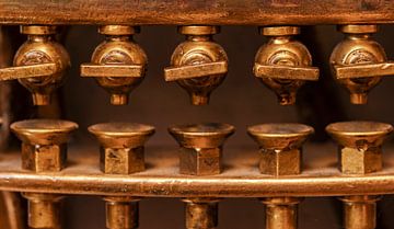 Copper taps by FotoSynthese