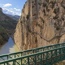 Promenade dans les gorges en Espagne sur Caught By Light