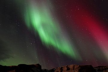 Noorderlicht in IJsland van Ronald Wilfred Jansen