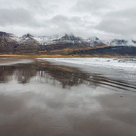 Bergen langs het strand van Maarten Borsje