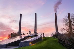 De krachtcentrale bij zonsondergang (Autostadt) van Marc-Sven Kirsch