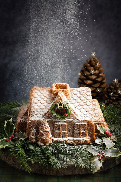 Maison de Noël enneigée en gâteau par Saskia Schepers