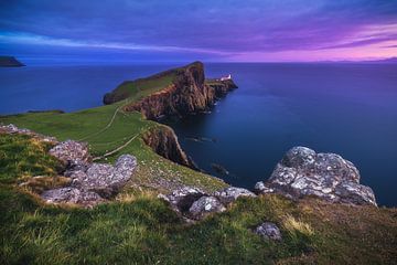 Schottland Isle of Skye Neist Point im Abendror von Jean Claude Castor