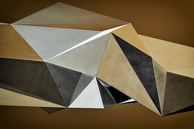 Triangles by Dieter Ludorf