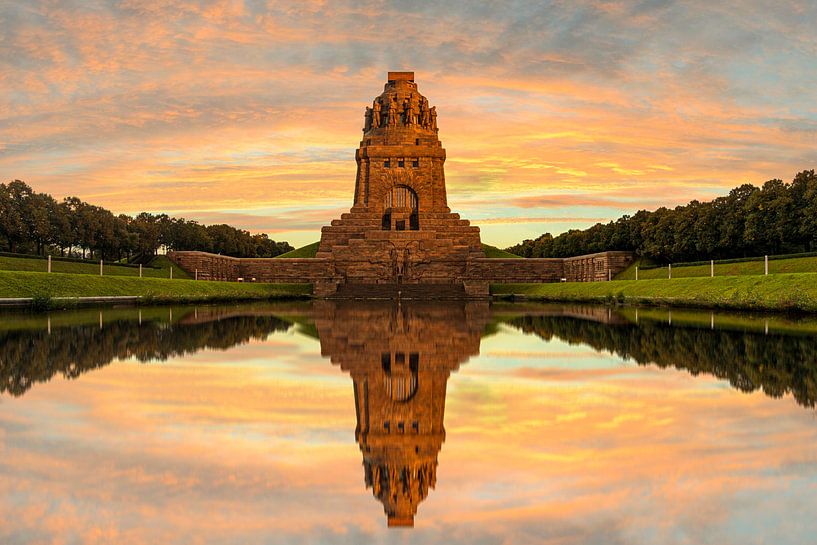Wunderschöner Sonnenuntergang Völkerschlachtdenkmal, Leipzig von Martijn