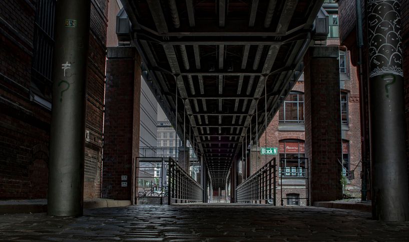 Speicherstadt Look-through by Danny Verhalle