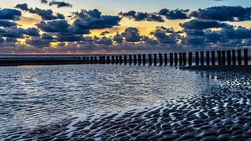Strand Hollum met zonsondergang von Jan Hoekstra
