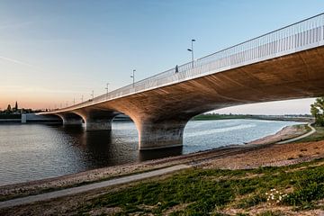 Aanloop Waalbrug 2, Nijmegen van Hans Hebbink