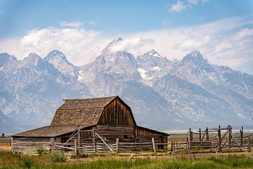 Grand Teton National Park, USA, oude schuur op Mormon Row van Jeroen van Deel