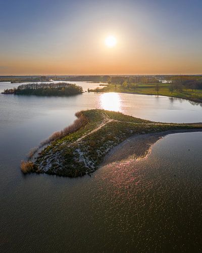 Sonnenuntergang über Wasser