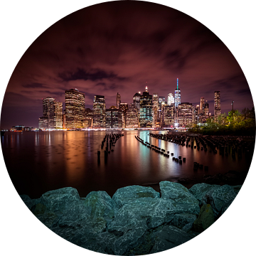 SKYLINE van MANHATTAN zonsondergang boven New York City  van Melanie Viola