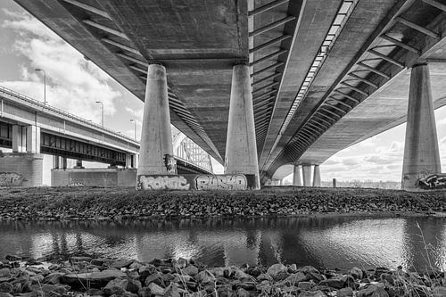 Vue à travers les ponts Lek Vianen