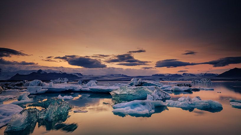 Jökulsárlón gletsjermeer, IJsland van Eddy Westdijk