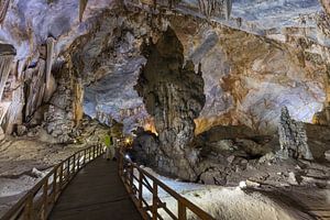 Stalagmite in Paradise Cave - Phong-Nha, Vietnam