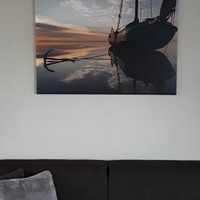 Photo de nos clients: Skutsje à sec au coucher du soleil par Hette van den Brink, sur toile