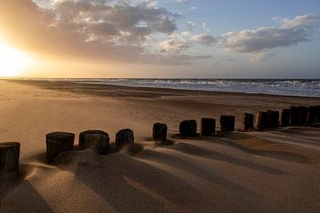 Schattenspiel am Strand von Ronenvief